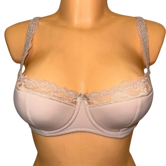 Krūšturis ar mežģīņu apdari bēšā krāsā