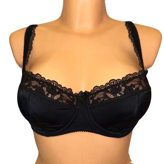 Krūšturis ar mežģīņu apdari melnā krāsā